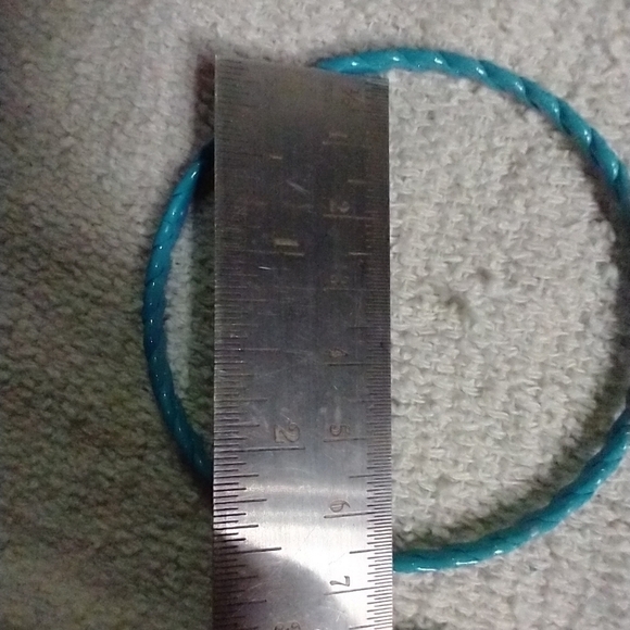 Pair of turquoise blue twisted wire bangle bracelets - Picture 3 of 3